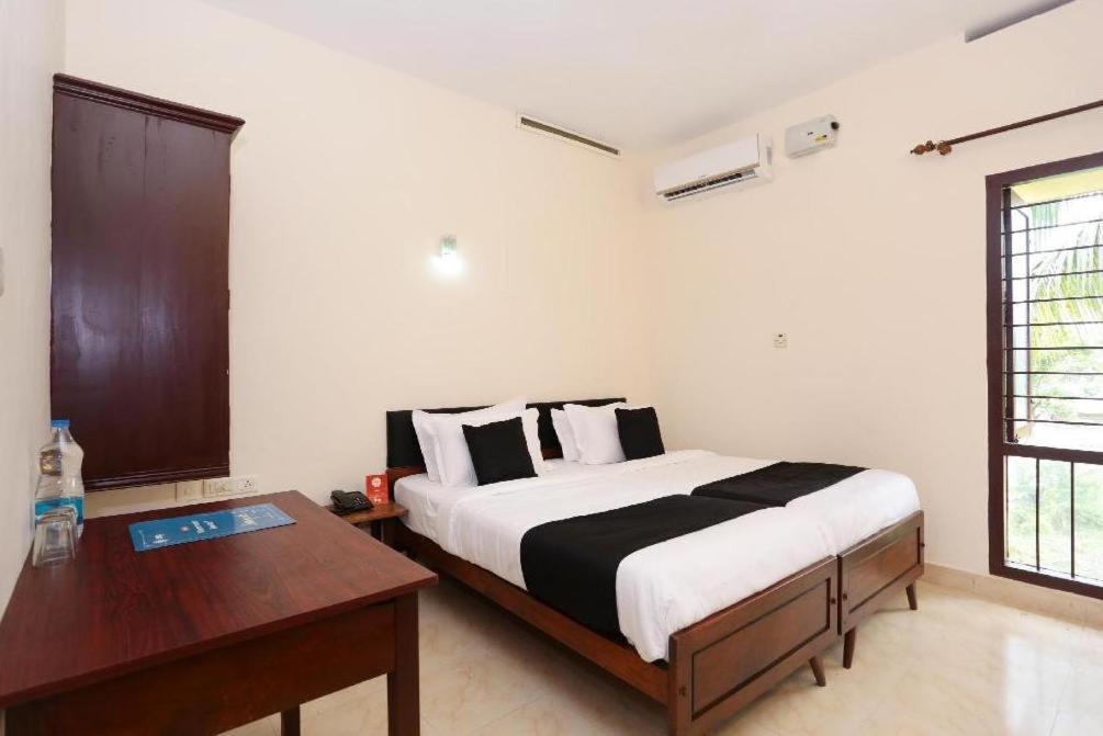 Hotel Sunday - Townhouse Club Airport Trivandrum Thiruvananthapuram Eksteriør billede