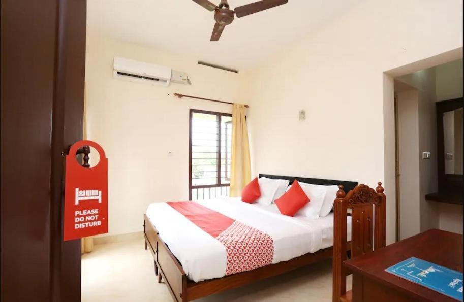 Hotel Sunday - Townhouse Club Airport Trivandrum Thiruvananthapuram Eksteriør billede