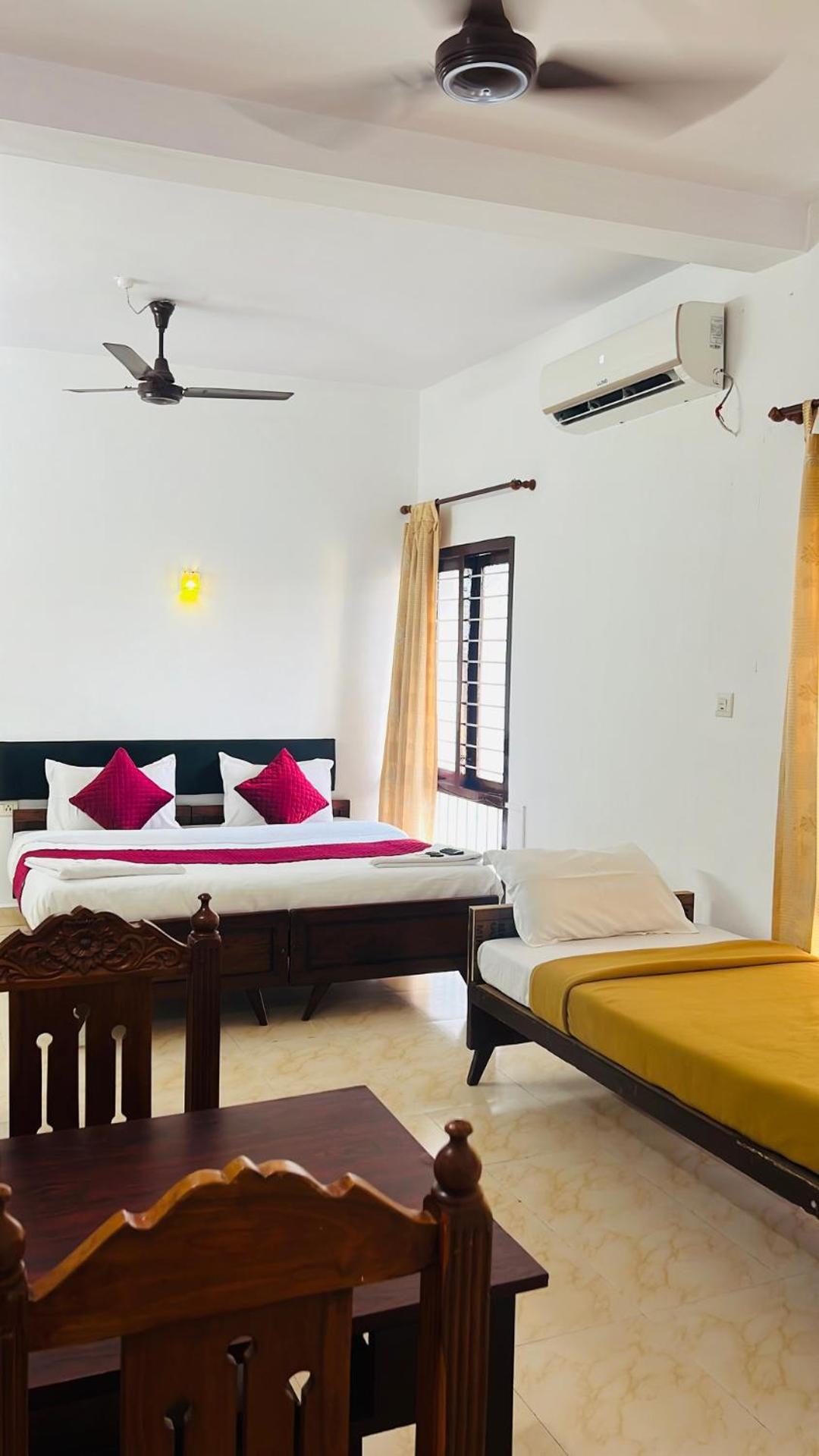 Hotel Sunday - Townhouse Club Airport Trivandrum Thiruvananthapuram Eksteriør billede