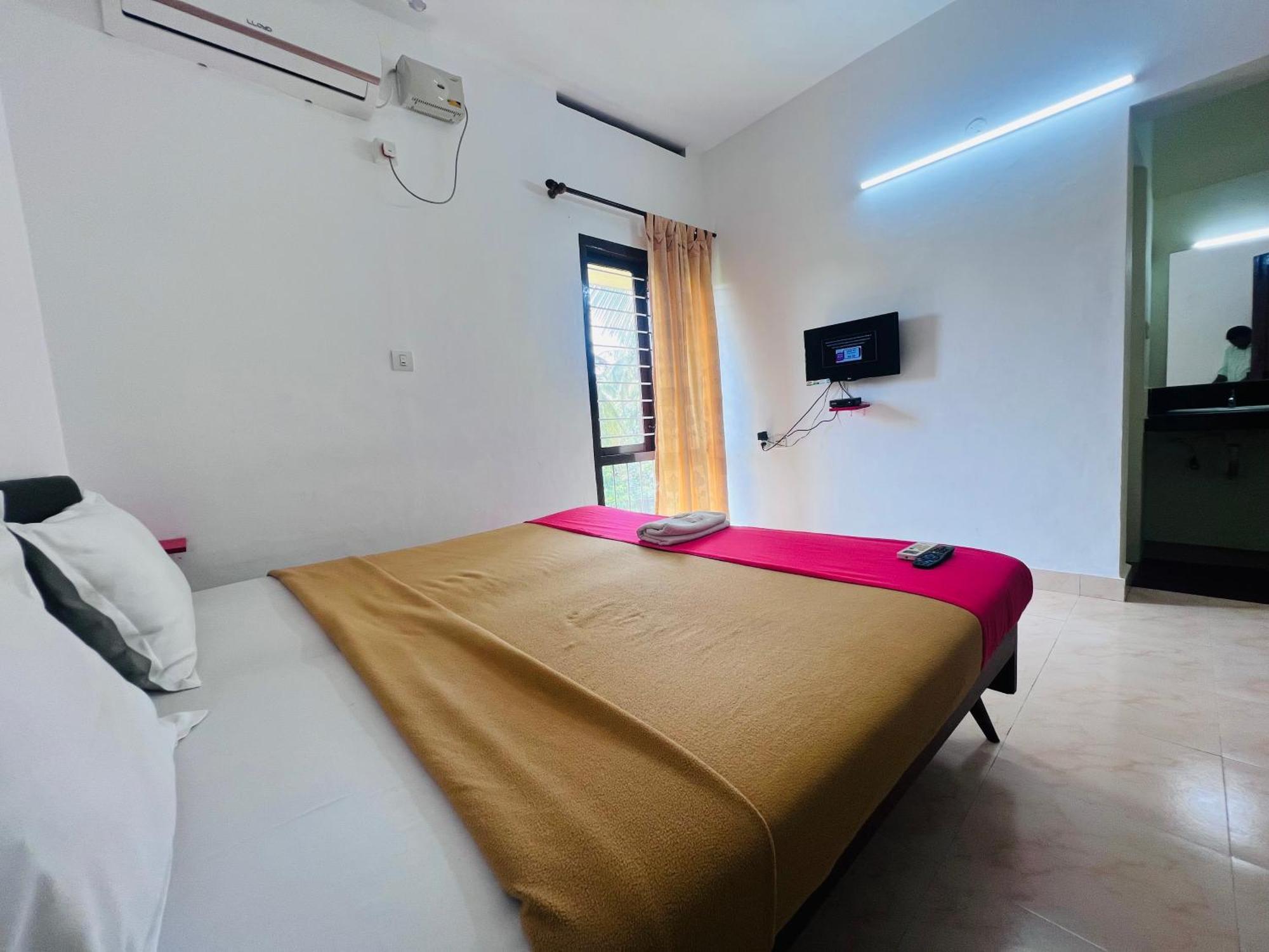 Hotel Sunday - Townhouse Club Airport Trivandrum Thiruvananthapuram Eksteriør billede