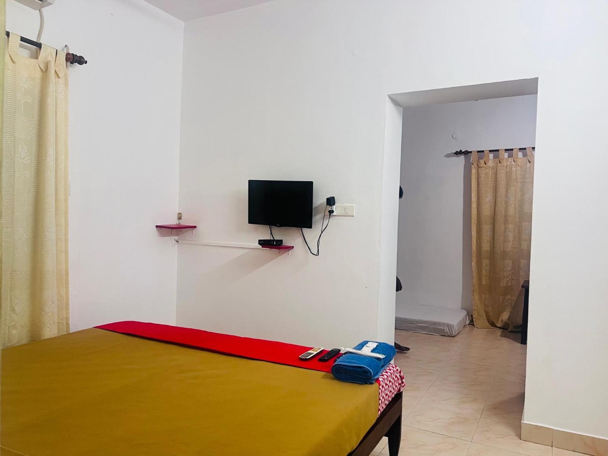 Hotel Sunday - Townhouse Club Airport Trivandrum Thiruvananthapuram Eksteriør billede