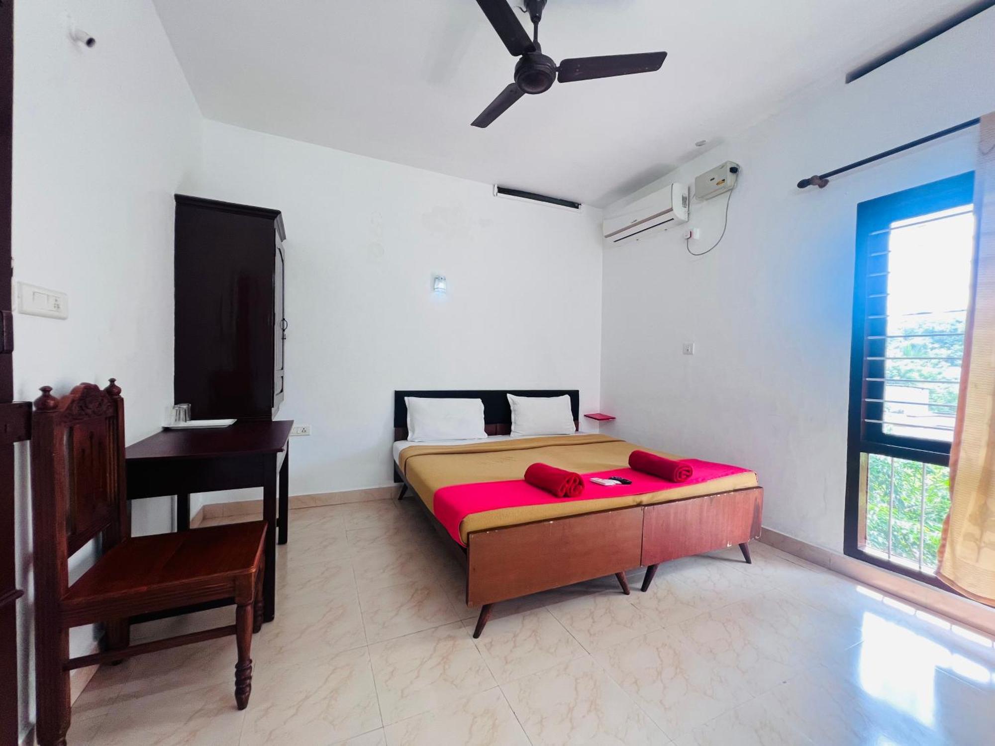 Hotel Sunday - Townhouse Club Airport Trivandrum Thiruvananthapuram Eksteriør billede