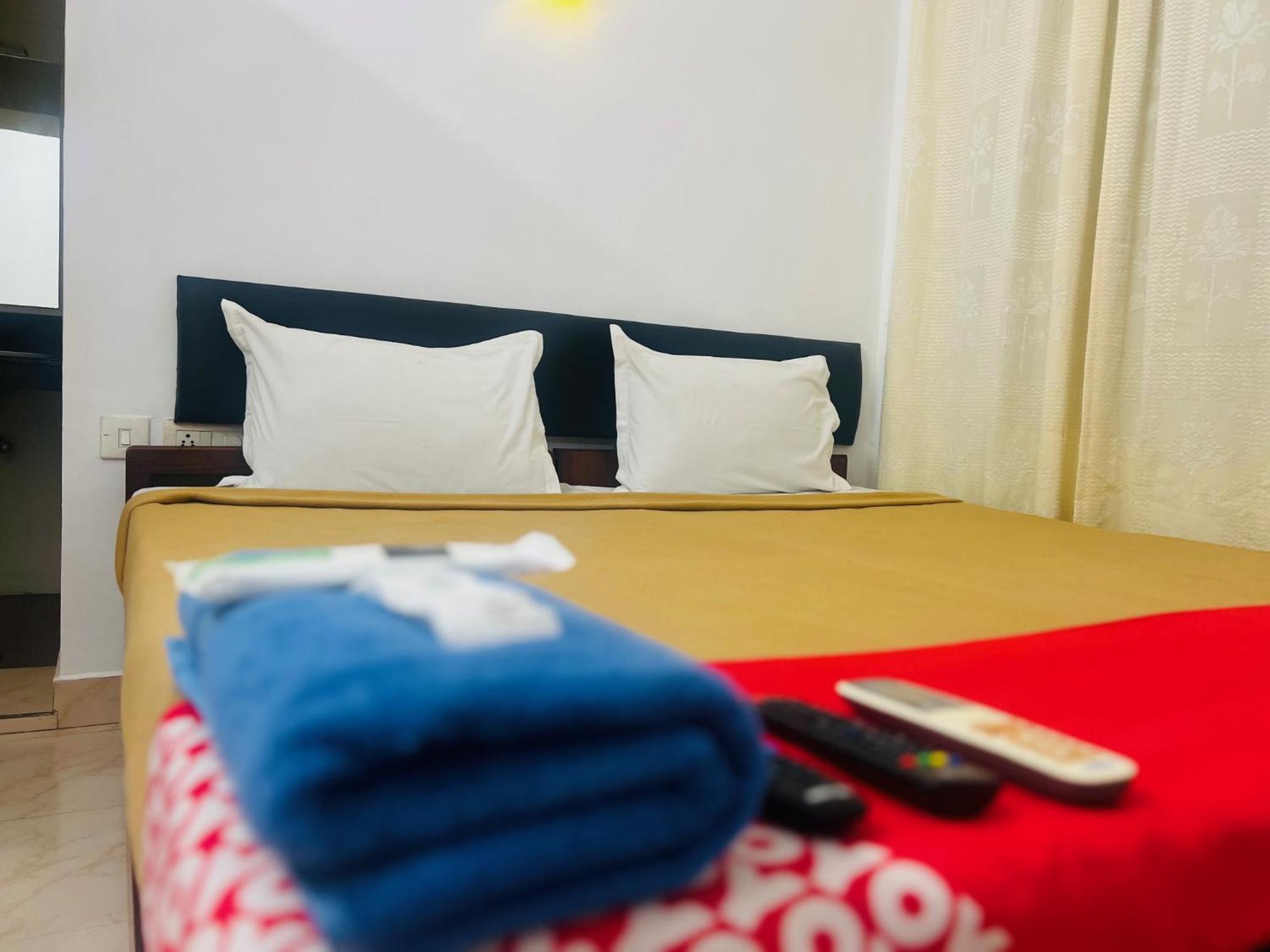 Hotel Sunday - Townhouse Club Airport Trivandrum Thiruvananthapuram Eksteriør billede