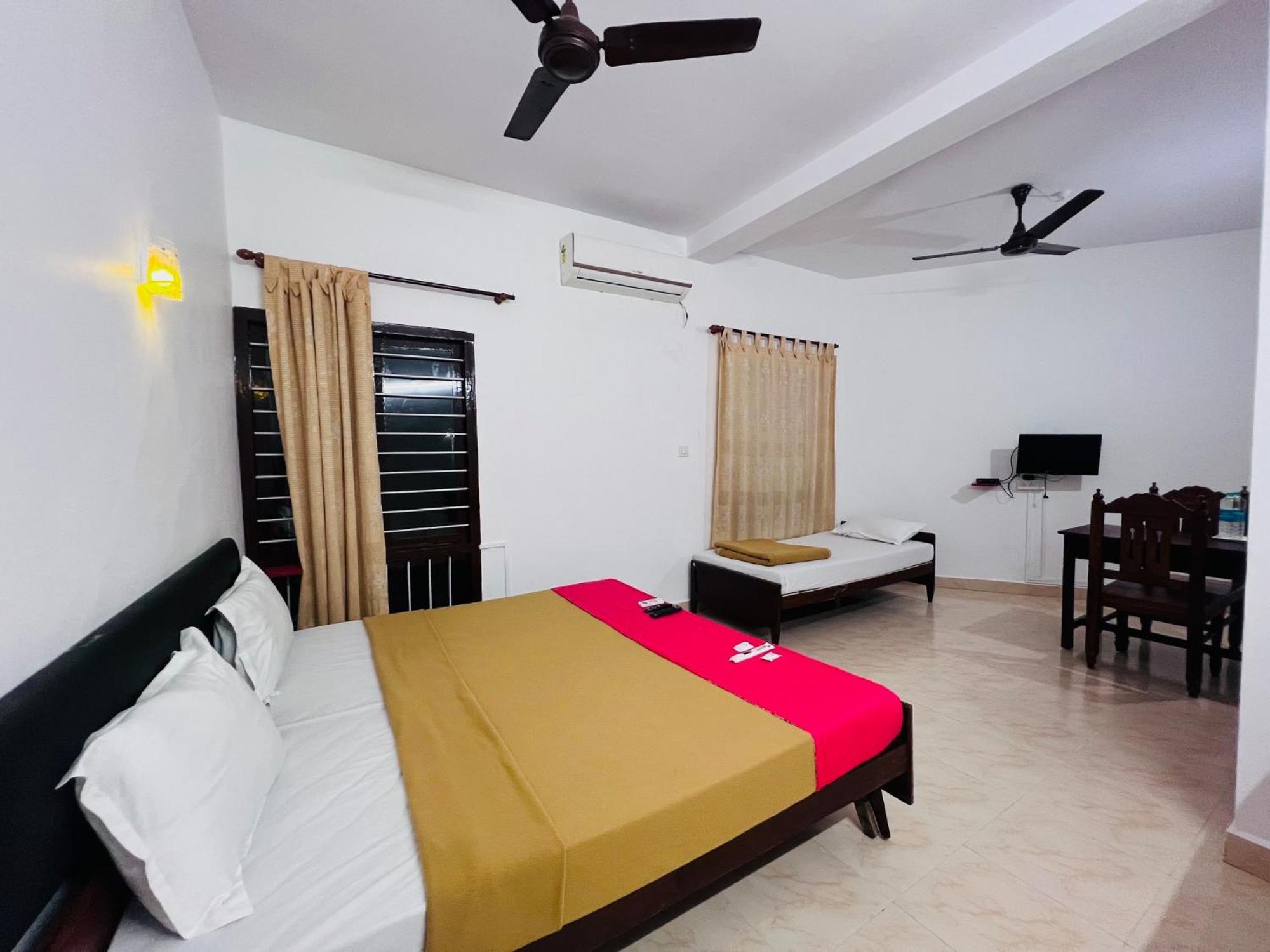 Hotel Sunday - Townhouse Club Airport Trivandrum Thiruvananthapuram Eksteriør billede